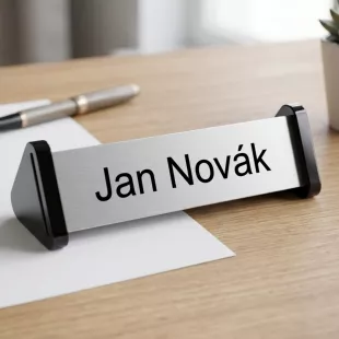 Jmenovka na stůl stříbrná - akryl