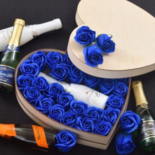 Dárkové Srdce s mýdlovými růžemi - Královská modrá - originální dárek pro ženu