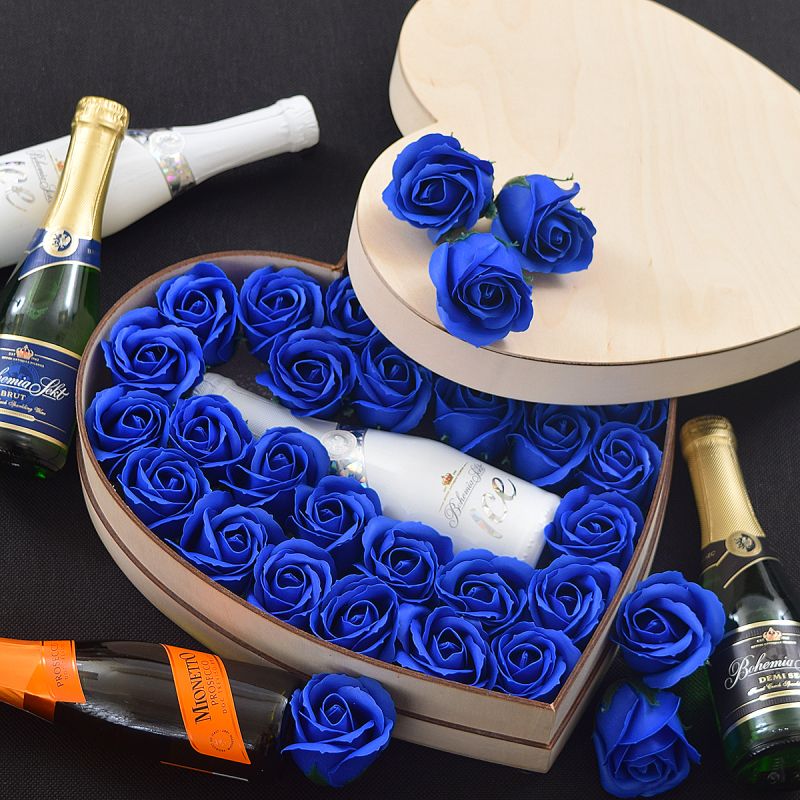Dárkové Srdce s mýdlovými růžemi - Královská modrá - originální dárek pro ženu