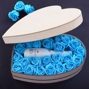 Mýdlové růže v originální krabičce ve tvaru srdce - modrá