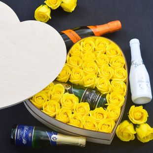 Dárkové Srdce s mýdlovými růžemi - žlutá - originální dárek pro ženu