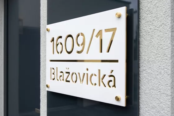 Designové domovní číslo